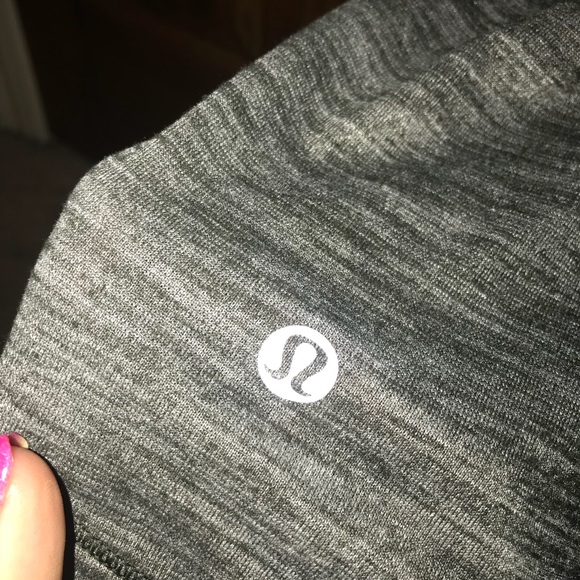 Lulu Lemon workout tank - Picture 3 of 3